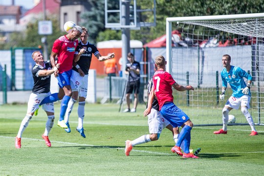 Viktoriáni zahájili přípravu vítězstvím 2:0, trefili se nováčci