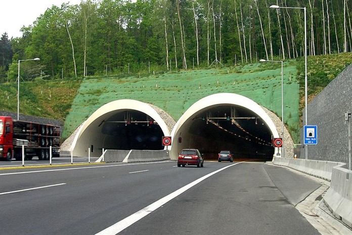 Kvůli údržbě čekají na řidiče komplikace v tunelu Valík!