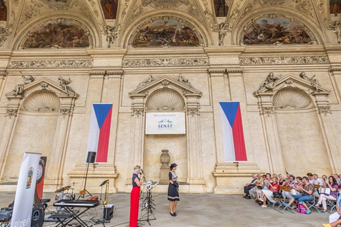 Na Plzeň do Senátu. Do Valdštejnské zahrady přiveze západočeská metropole i muzikál