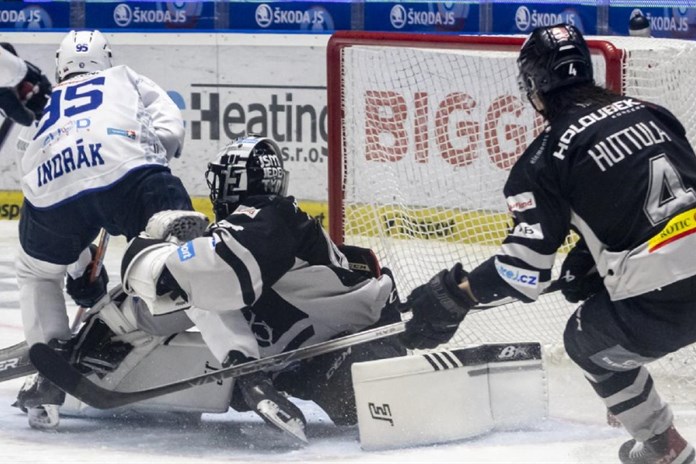 Západočeské derby pro Karlovy Vary. Rozhodl Grígerův hattrick