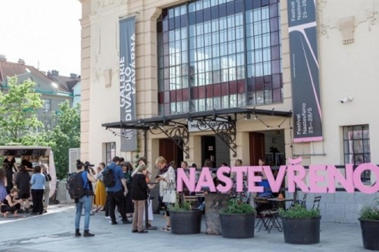 NASTEVŘENO – festival nového divadla a performance proběhne v Plzni na přelomu května a června