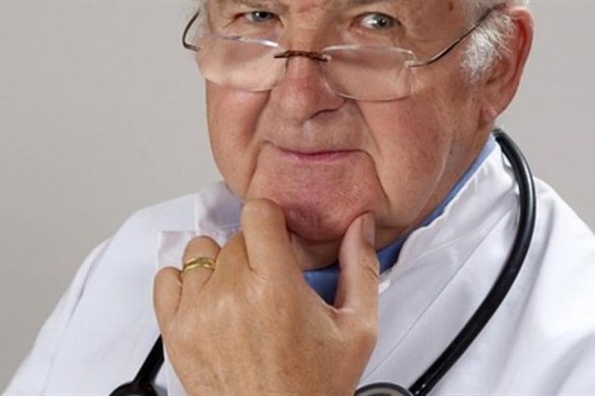 Karlovarský kraj znovu podpoří lékaře nad 65 let