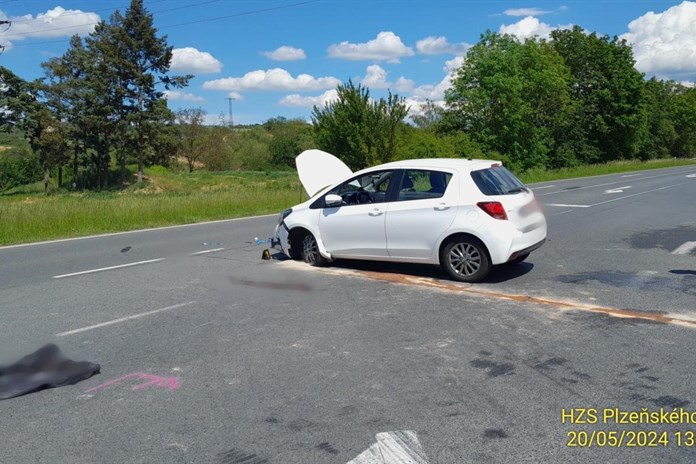 Tragické pondělí na silnicích v Plzeňském kraji. Zemřeli dva motorkáři