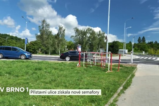 Přístavní ulice získala nové semafory