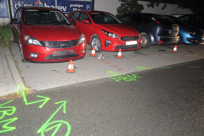Opilý řidič naboural v Kroměříži několik zaparkovaných aut. Nadýchal skoro tři promile