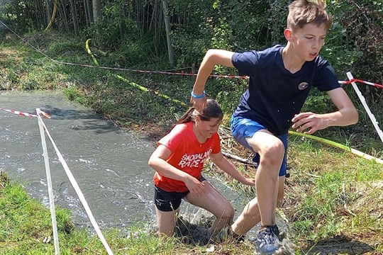 VIDEO: Děti změřily ve Škodalandu své síly na překážkovém běhu