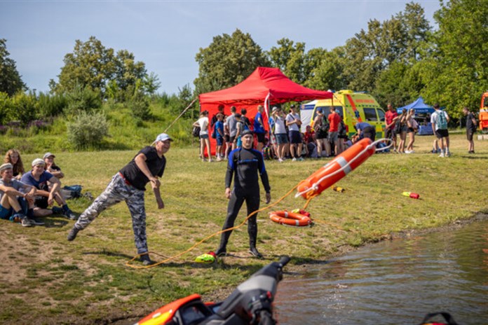 Hasiči na Stříbrném jezeře pořádali akci k bezpečnému koupání, loni tam v jednom týdnu zasahovali třikrát