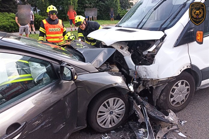 Ve čtvrtek odpoledne zkomplikovala dopravu ve Zlíně-Prštném nehoda osobního vozidla s dodávkou