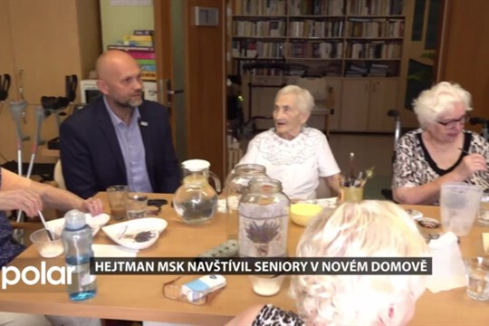 Hejtman Moravskoslezského kraje navštívil seniory v karvinském Novém domově
