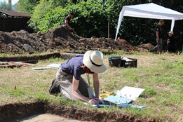 Archeologové ZČU zkoumají pozůstatky koncentračního tábora ve Svatavě u Sokolova. Našli základy kuchyně