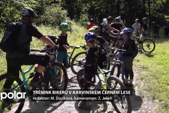 Bikeři oddílu Black forest bikers trénují v karvinském Černém lese