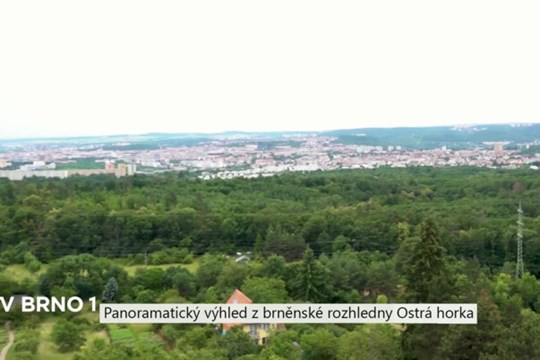 Panoramatický výhled z brněnské rozhledny Ostrá horka