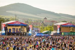 Hudební festival Hrady CZ se přesouvá na Švihov. Láká na jeden z posledních koncertů Lucie s Davidem Kollerem
