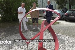 Jubilejní kolonii v Ostravě zdobí nová plastika z umělecké školy Ave Art