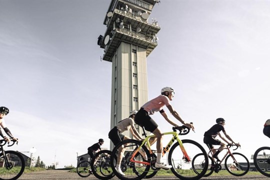 Klínovec jako cíl pro stovky cyklistů. Seriál Road Classics pokračuje v Krušných horách