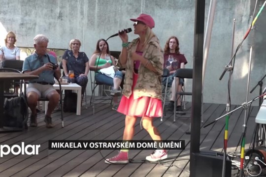 Léto plné hudby v ostravském Domě umění představilo ostravskou "reggae dámu" Mikaelu