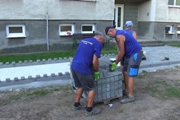 Opravy chodníků v Kyjově se nezastavily ani o prázdninách