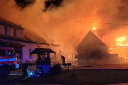 Požár pily v Jindřichově zaměstnal 13 jednotek hasičů, zasahovali i kolegové z Polska