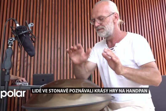 Lidé ve Stonavě poznávali krásy hry na handpan