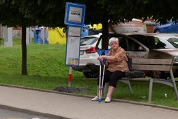 Senioři nad 80 let mohou od září jezdit po Zlíně a Otrokovicích zcela zdarma