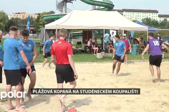 BEZ KOMENTÁŘE: Plážová kopaná na koupališti ve Studénce