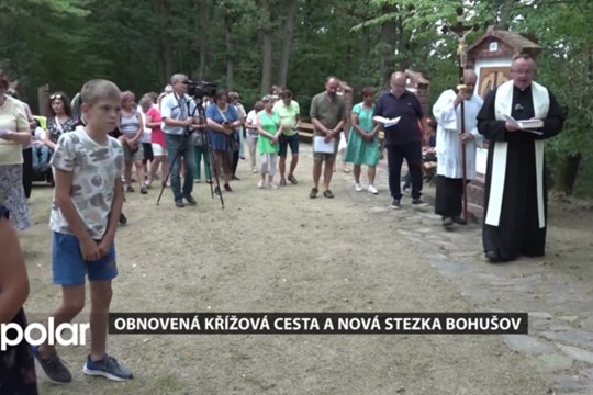 Historická Křížová cesta v Bohušově na Osoblažsku byla obnovena a slavnostně požehnána