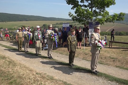 V Krhově uctili památku letců, kteří se zřítili v bitvě nad Bílými Karpaty