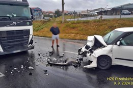 U hranic s Německem se srazilo auto s kamionem, zranili se tři lidé