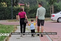 Prvňáčci ze Slezské mají za sebou první týden školy, na první školní den se těšili