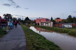 Hladina Dřevnice v Otrokovicích klesá. Město je aktuálně průjezdné v plném rozsahu