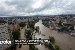 Řeka Opava v Opavě pomalu klesá. Stále probíhají záchranné a likvidační práce