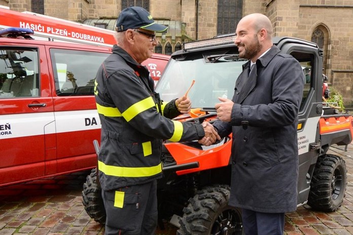 Dobrovolní hasiči z Bílé Hory a Doubravky obdrželi novou zásahovou techniku