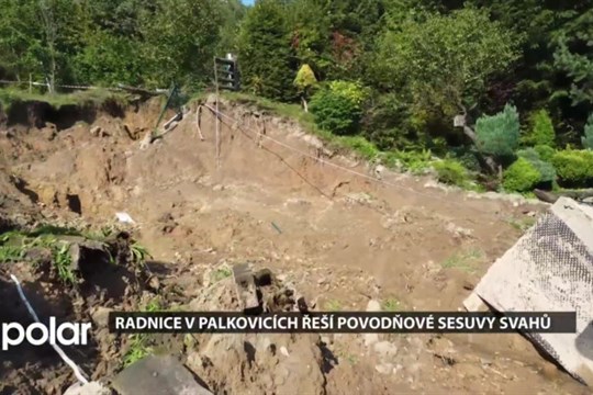 Radnice v Palkovicích řeší několik povodňových sesuvů svahů