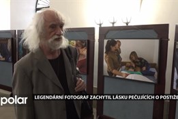 Legendární fotograf zachytil lásku pečujících o postižené. Štreitova výstava je k vidění v budově novojičínské radnice