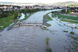 V Hranicích hrozí nebezpečí pádu stromů