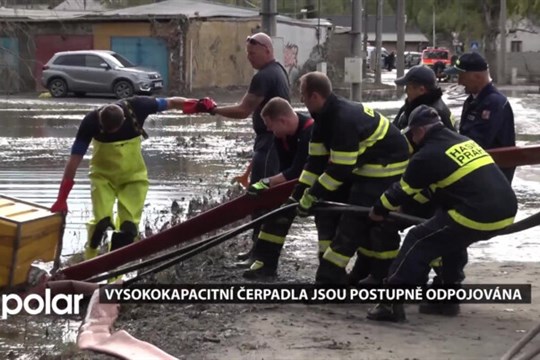 Voda v Ostravě-Nové Vsi klesla natolik, že některý čerpadla už musela být odpojena