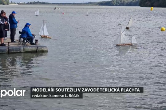 Lodní modeláři soutěžili na přehradě v závodě Těrlická plachta