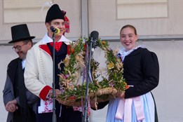 Jubilejní desátý Trh v podhradí byl spojen s dožínkami