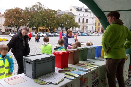 Děti si na Masarykově náměstí užily Barevný den