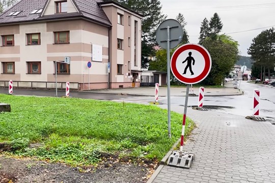 Bezpečnost chodců na ulici Dělnická zvýší nový chodník