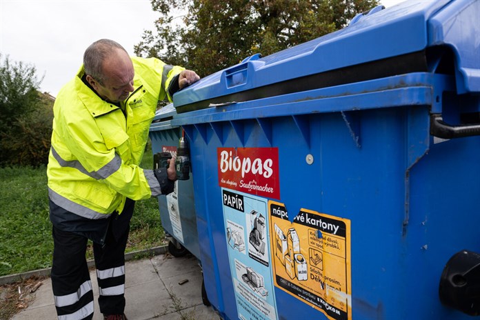 Kroměřížská radnice začala s čipováním popelnic