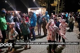 Společným večerním během lidé v Jablunkově podpořili Světlušku