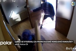 Slováci se vydávali při loupeži za francouzské hokejové fanoušky. Dopadení byli díky batohům