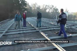 Havířov na letním koupališti staví fotovoltaiku, město ušetří i vyřeší problém s přetížením