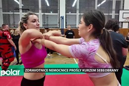 Zdravotnice z havířovské nemocnice prošly kurzem sebeobrany, nakládačku od nich dostal i ředitel