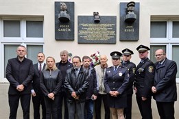 Vedení Jedničky si připomnělo 82. výročí zavraždění odbojáře Václava Krále a jeho rodiny