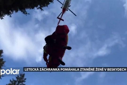 Letečtí záchranáři pomáhali turistce v Beskydech. Spadla ze skalního srázu