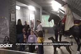 Ičko zvalo na Laudona, radniční věž a premiérovou večerní procházku