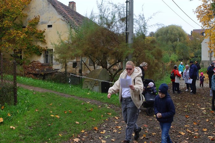 Stovky lidí se 28. října vydaly do ulic poznávat Doubravku