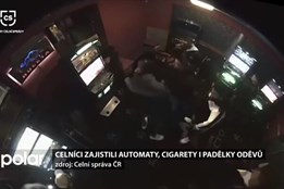 Celníci řádili na černém trhu. Zajistili nelegální automaty, cigarety i padělky oděvů